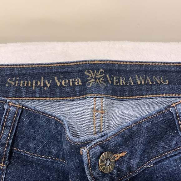 Simply Vera Wang size 10 Jean in classic blue. - Picture 3 of 5